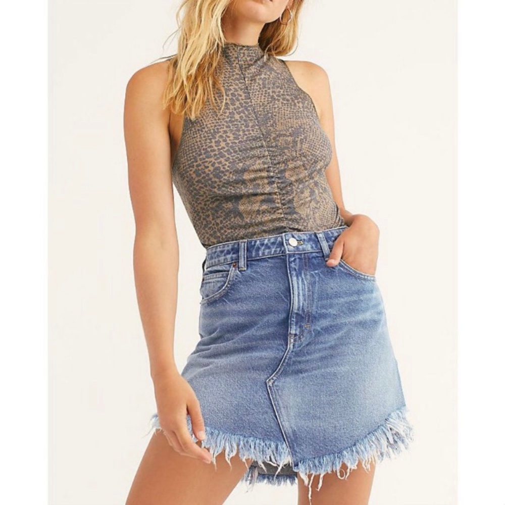 Free People Bailey Frayed Hem Denim Mini Skirt Size 30
